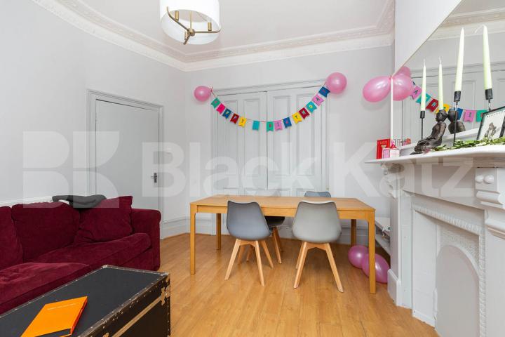 Large 6 bedroom house with 2 bathrooms and close to Archway Station Parolles Road, Archway